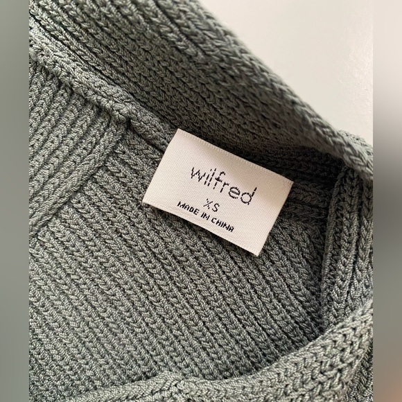 Aritzia Cayenne Top - Picture 2 of 8